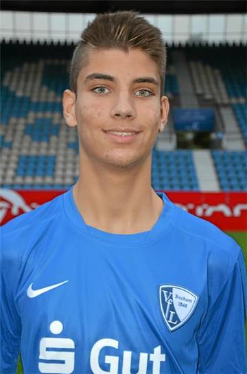 Cagatay Kader nahm am Dienstag an der Trainingseinheit der Profis teil.