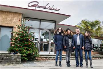 Canan und Ali Kizilocak und ihre Töchter Esra und Defne lieben die kurzen Wege zum Rombergpark und Zoo.