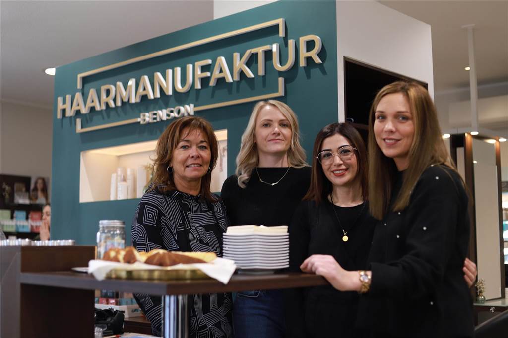 Erdbeben in der Türkei: „Meine Tante lag 14 Stunden unter den Trümmern“ Canan Yazici wollte mehr als nur spenden und hat mit ihren Kolleginnen von der Haarmanufaktur Benson eine Aktion gestartet.