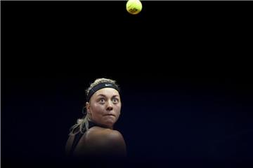 Carina Witthoeft unterliegt der Kasachin Zarina Diyas mit 3:6, 2:6. Foto: Marijan Murat
