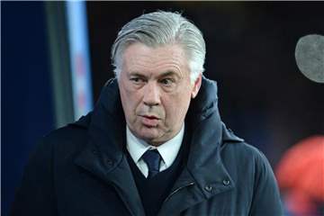 Carlo Ancelotti bleibt mit dem SSC Neapel an Tabellenführer Juventus Turin dran. Foto: Andreas Gebert