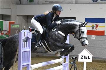 Carlotta Terhörst ging auf ihren Ponys Picolino und Pinnochio im November 2019 beim 22. Legdener Pony-Meeting für den gastgebenden Verein an den Start.