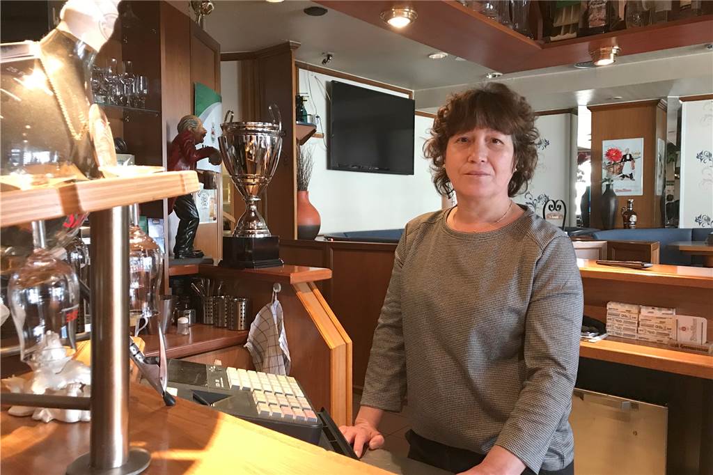Nach Café Muse-Aus: Wirte sehen Tobits gastronomische Angebote nicht als Bedrohung Carminda Ferreira ist seit 15 Jahren Wirtin im Bier-Café Forum am Markt.