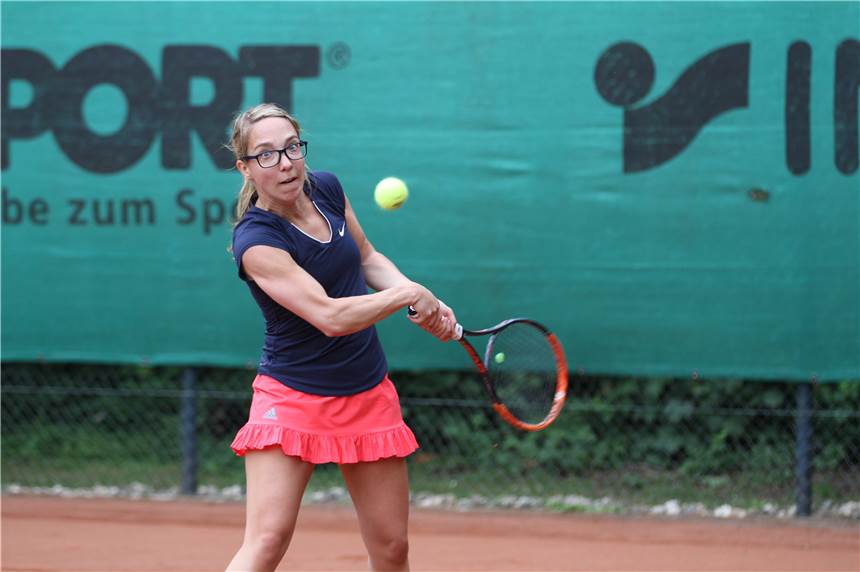 Werner Tennisvereine legen unter Vorbehalt wieder los Carolin Stöber kann beim TC BW Werne ab sofort wieder auf dem Platz stehen.