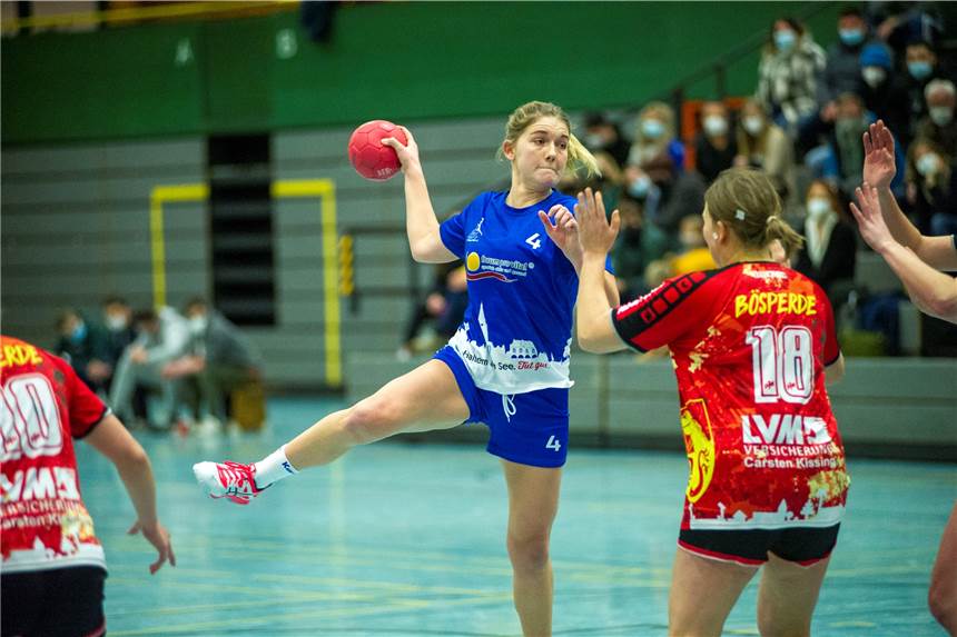 Spannende Schlussphase: HSC-Damen klettern in der Tabelle nach oben Caroline Mordhorst und die Damen des HSC Haltern-Sythen springen dank des Sieges gegen den Königsborner SV II in der Verbandsliga auf Platz drei.