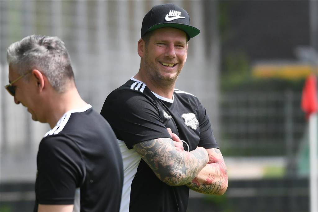 Henrichenburg III winkt Aufstiegs-Chance: Sprung in die Kreisliga B kann für den Klub wichtig werden Carsten Ferlmann (r) betreut Henrichenburg III zusammen mit Michael Bittner (l).