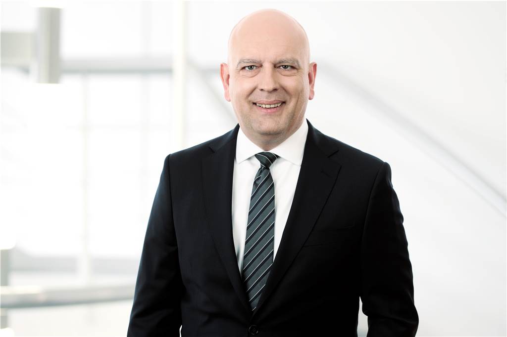 Corona-Krise: Chemiewerk Rütgers ordert Tausende Atem-Masken für NRW Carsten Grabosch ist Standortleiter der Rütgers-Werke in Rauxel und Duisburg.