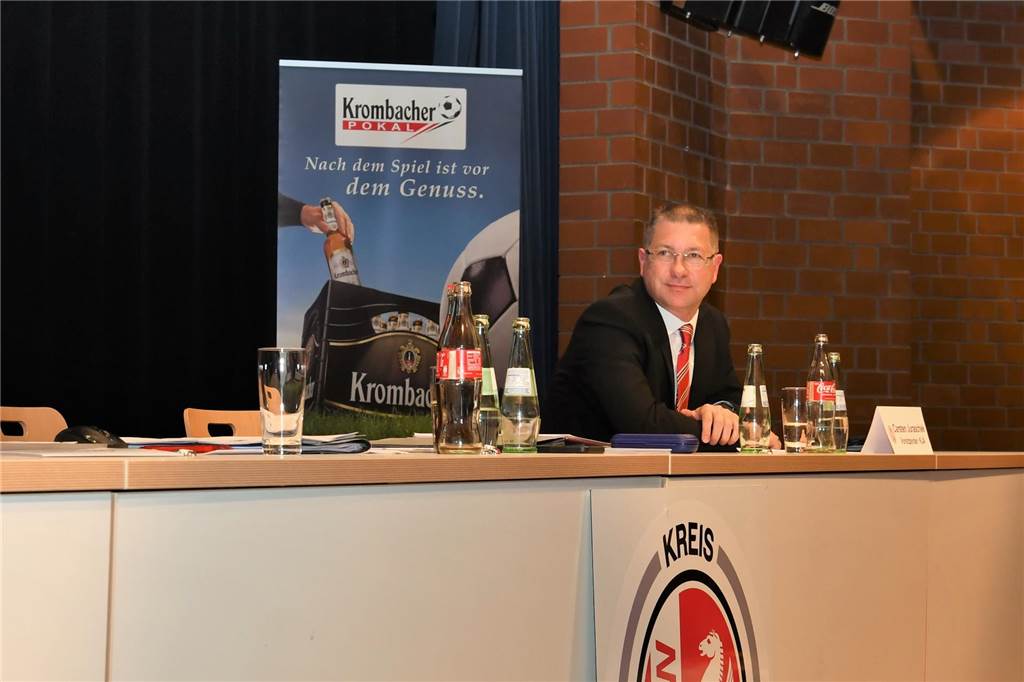 Der Kreisvorstand wird weiblicher: Die Kandidaten für den Kreistag im FLVW-Kreis stehen fest Im Bürgerhaus Süd endete am 24. April 2022 die Ära von Hans-Otto Matthey als Kreisvorsitzender des Fußall- und Leichtathletikkreises Recklinghausen.