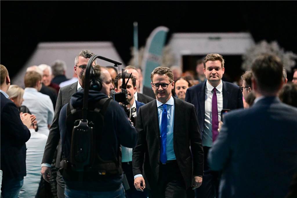 Carsten Linnemann trifft ein