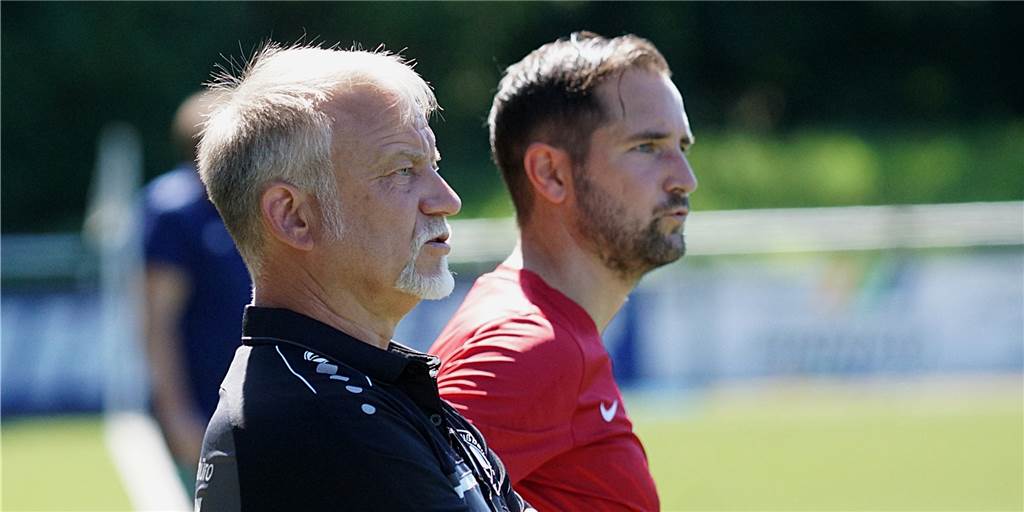 Zehn Spiele in vier Wochen: Straffe Vorbereitung soll SV Preußen Lünen den Neustart erleichtern Carsten Walschus (l.) absolvierte mit dem SV Preußen Lünen eine straffe Vorbereitung.