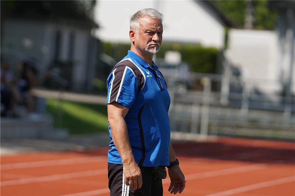 TuS Niederaden stellt sich neu auf: Thorsten Springer ist nicht mehr Trainer der Ersten Carsten Walschus übernimmt die erste Mannschaft des TuS Niederaden komplett.