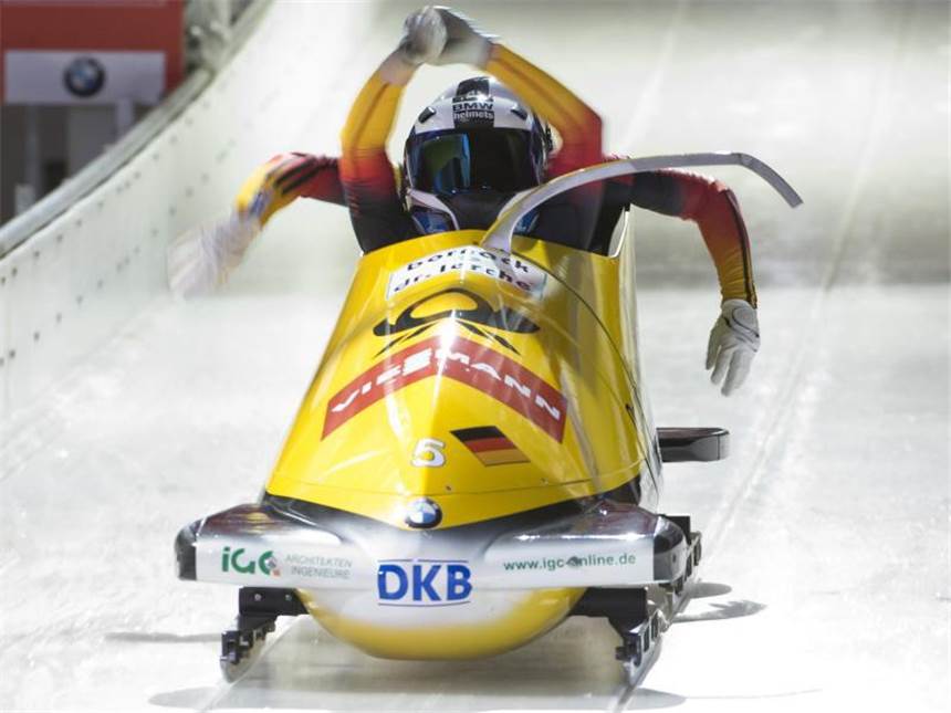 Cathleen Martini gewann mit Lisa Marie Buckwitz auf der Kunsteisbahn am Königssee. Foto: Daniel Naupold