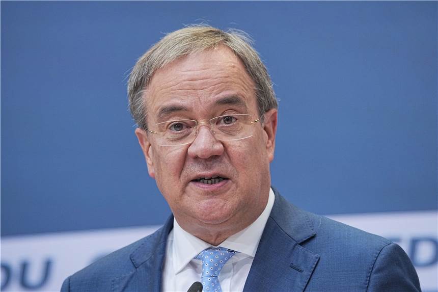 CDU-Kanzlerkandidat Armin Laschet während der Pressekonferenz am Tag nach der Bundestagswahl 2021 im Konrad-Adenauer-Haus.