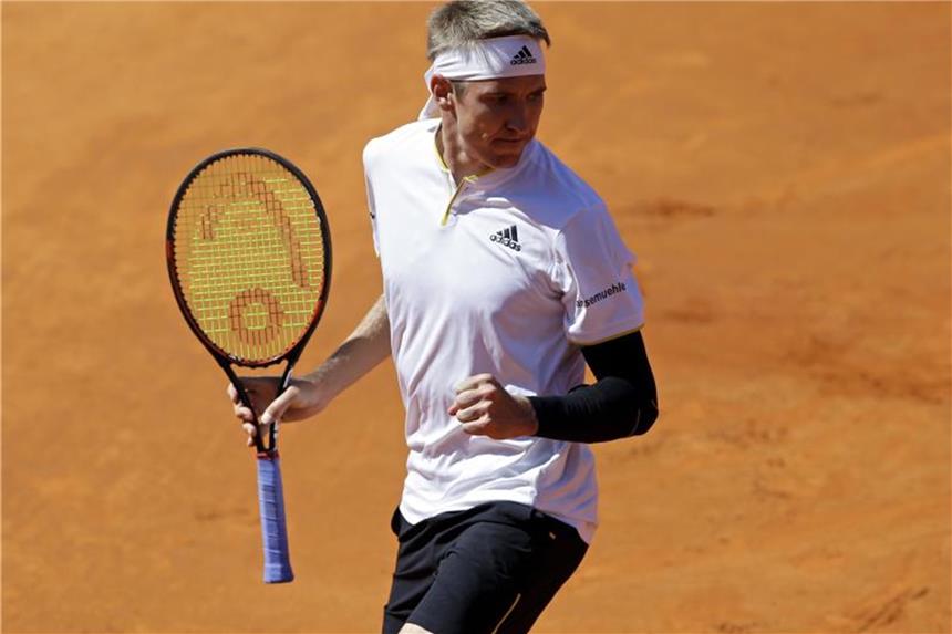 Nervenspiel: 1:1 im Davis Cup in Portugal Cedrik-Marcel Stebe holte den ersten Sieg für Deutschland. Foto: Armando Franca