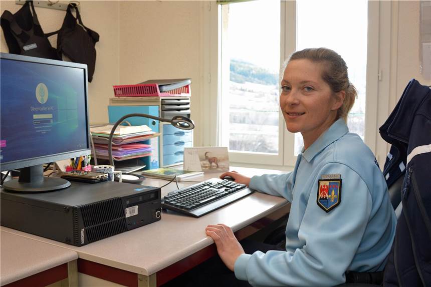 Céline Burnouf von der Gendarmeriestation in Seyne-les-Alpes erinnert sich noch gut an ihren Einsatz nach dem Flugzeugabsturz.