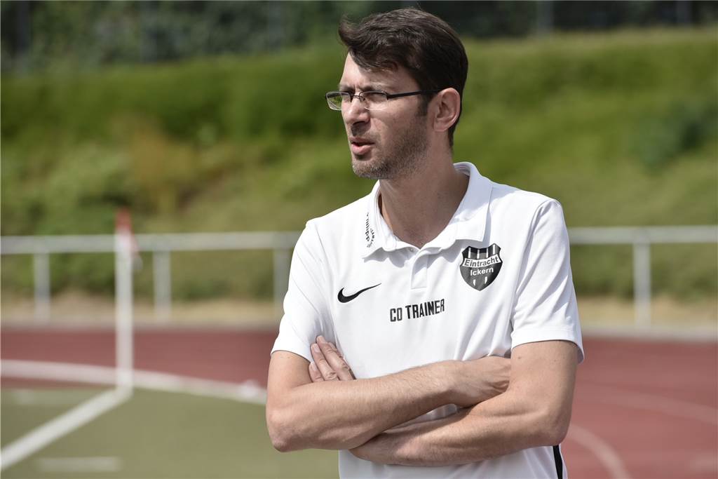 Eintracht Ickern peilt mit einem Ex-Oberliga-Spieler den Kreisliga-A-Aufstieg an Cengiz Caliskan ärgert sich über die Punktverluste gegen schwächere Teams in der vergangenen Saison: „Hier haben wir in der letzten Saison zu viele Punkte liegen gelassen.“