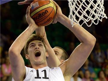 Center Tibor Pleiß bleibt vorerst beim FC Barcelona. Foto: Georgi Licovski