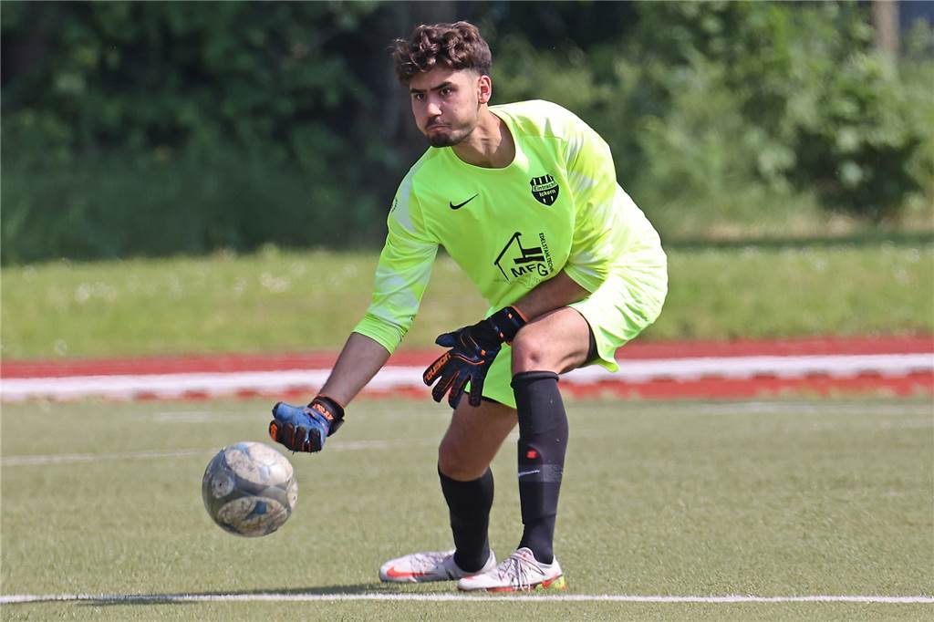 Kein Torwart-Problem: Eintracht-Coach setzt auf den bewährten Keeper - und sucht einen weiteren Ceyhun Gürbüz rückt bei Eintracht Ickern endgültig von der Zweiten in die Erste Mannschaft auf.