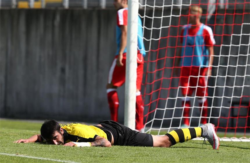 BVB-II-Sturm ist nur ein laues Lüftchen Chancenlos in Düsseldorf: BVB II-Stürmer Nikolaos Ioannidis.