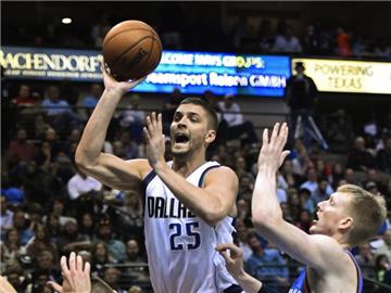 Chandler Parsons gehört bei den Mavericks zu den Großverdienern. Foto: Larry W. Smith