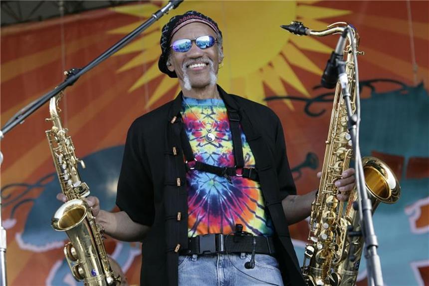 Saxofonist Charles Neville gestorben Charles Neville ist tot. Der Saxofonist wurde 79 Jahre alt. Foto: Dave Martin/AP