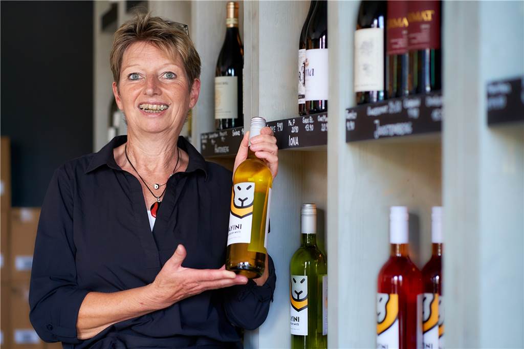 Südafrika-Expertin macht den Test: Wie schmeckt‘s in der Weinbar „Iwayini“? Charlotte ter Huurne hat zahlreiche Weingüter in Südafrika besucht, um das Angebot für das „Iwayini“ zusammenzustellen.