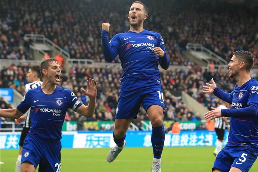 Chelsea siegt in Newcastle - Schürrle trifft bei Fulham-Sieg Chelseas Eden Hazard freut sich über sein Elfmeter-Tor zum zwischenzeitlichen 1:0. Foto: Owen Humphreys/PA Wire