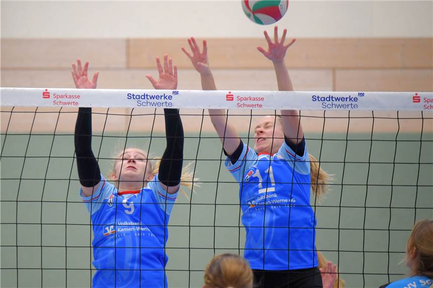0:3 – TV Werne-Volleyballerinnen verkaufen sich unter Wert Chiara Grewe und Annika Böhle (r.) unterlagen am Sonntagabend dem VV Schwerte auswärts mit 0:3.