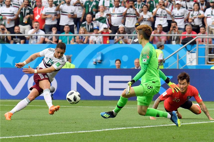 El Tri gewinnt Hitzeschlacht mit 2:1 - Achtelfinale winkt Chicharito erzielt den Treffer zum 2:0.