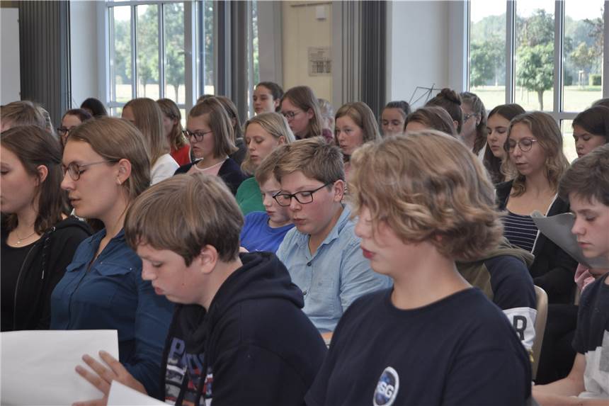 Musik vereint junge Menschen im und am Schloss Nordkirchen Chorproben werden auch wieder laufen während der Musikfreizeit im und am Schloss Nordkirchen.