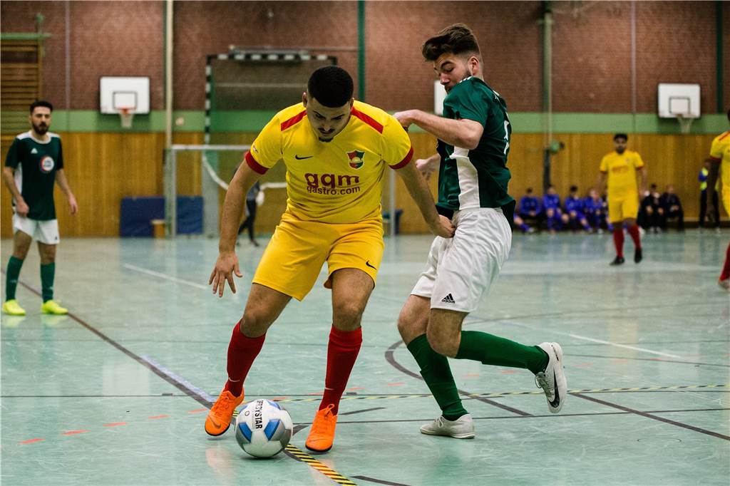 Choukri El Bahat Bouzreky: Gerade zurück und schon ein Anführer des FC Roj Choukri El Bahat Bouzreky vom FC Roj im Duell gegen TuS Eving-Lindenhorst.