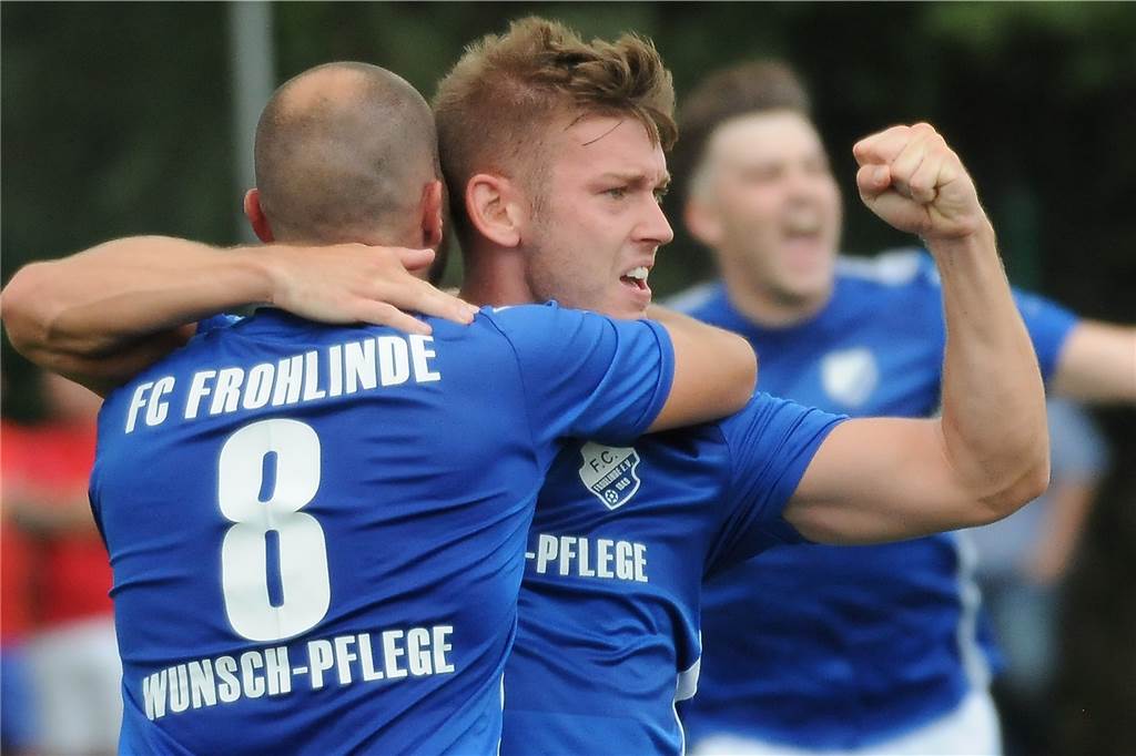 Frohlinde ringt Bövinghausen nieder - das Duell im Ticker Chris Matuszak jubelt. Er hat zum 2:1 getroffen