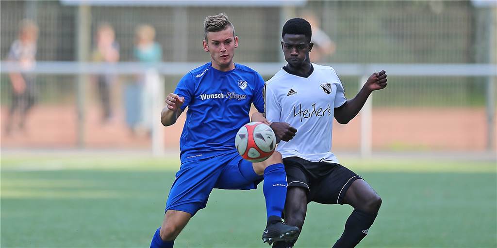 Ex-Frohlinde-Spieler Matuszak kann sich Rückkehr vorstellen - nicht nur nach Castrop-Rauxel Chris Matuszak (l.), hier noch im Trikot des FC Frohlinde, spielt seit einem Jahr beim DSC Wanne-Eickel.