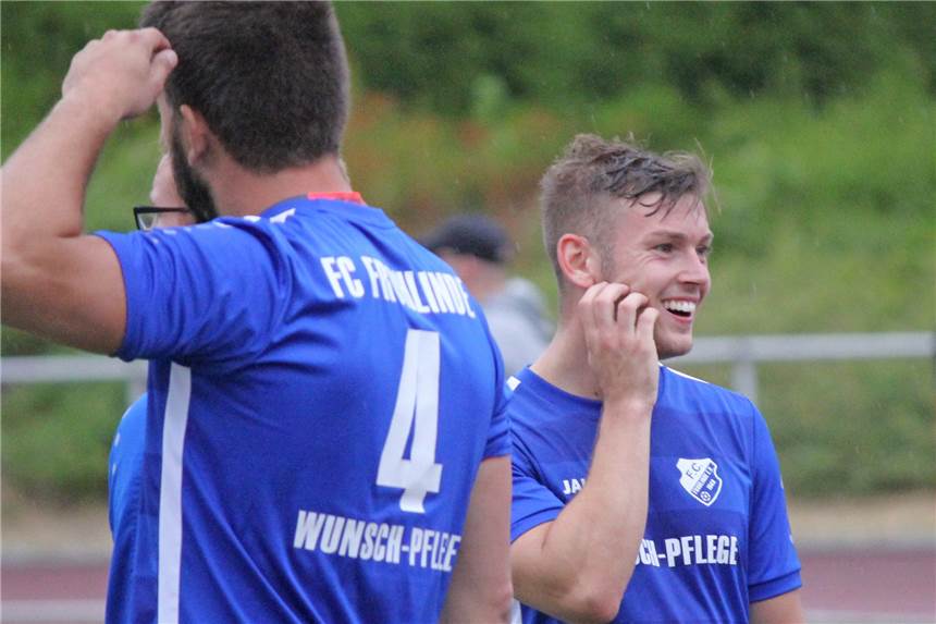 Frohlinder Fußballer bekommt Tattoo des Lieblingsvereins für 300 Euro geschenkt Chris Matuszak trägt nun seinen Liebslingsverein für immer auf der Haut.