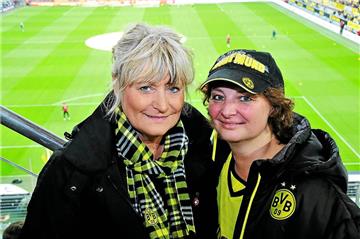 Christa Franke (l.) und Ricarda Götze fanden sich sympathisch, die BVB-Niederlage konnten auch sie nicht verhindern.