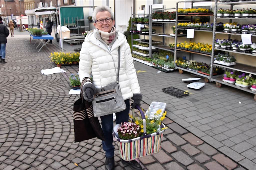 Markt in Werne: Obsthändler berichtet von kuriosen Schutzmaßnahmen Christel Klein (78) aus Rünthe geht „schon gefühlt immer“ zweimal die Woche zum Wochenmarkt. Dort bekommt sie alles, was sie benötigt.
