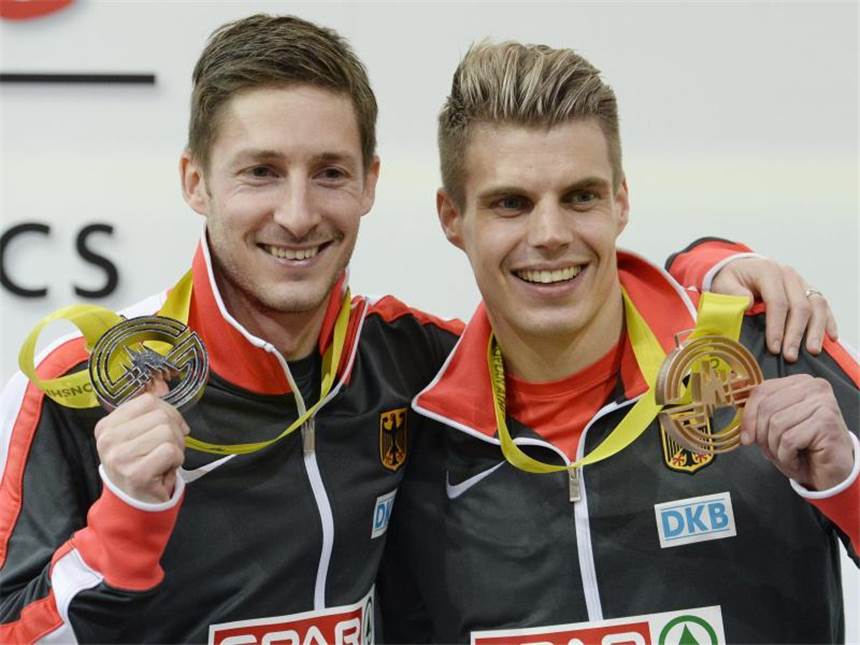 Rückenwind für deutsche Sprinter Christian Blum (l) und Julian Reus sprinteten in Prag zu Silber und Bronze. Foto: Filip Singer