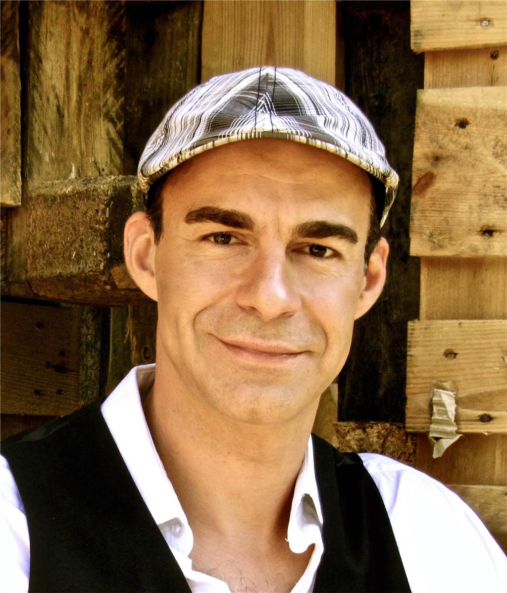 Erlös für den guten Zweck: Castroper Music Night in der ASG-Aula Christian Heckelsmüller ist „die musikalische Seele unserer Projekte“, sagt der Veranstalter über den Künstler.