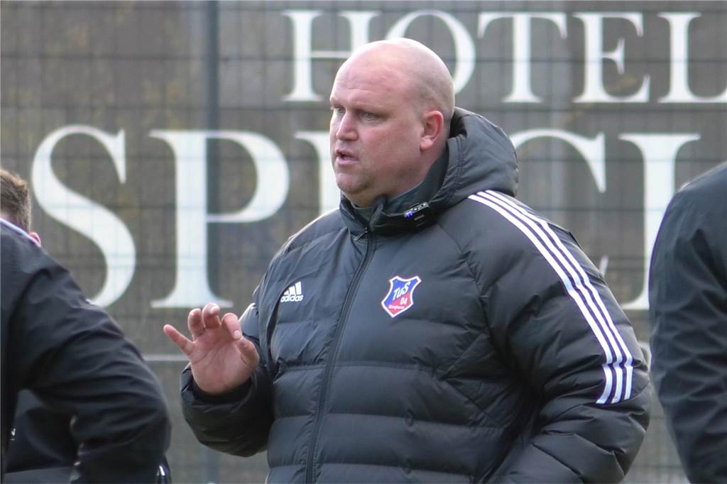 Holzwickeder SC schießt Herne mit 6:0 ab: Westfalia-Coach Christian Knappmann wirf hin Christian "Knappi" Knappmann hat seinen Trainerposten bei Westfalia Herne hingeworfen.