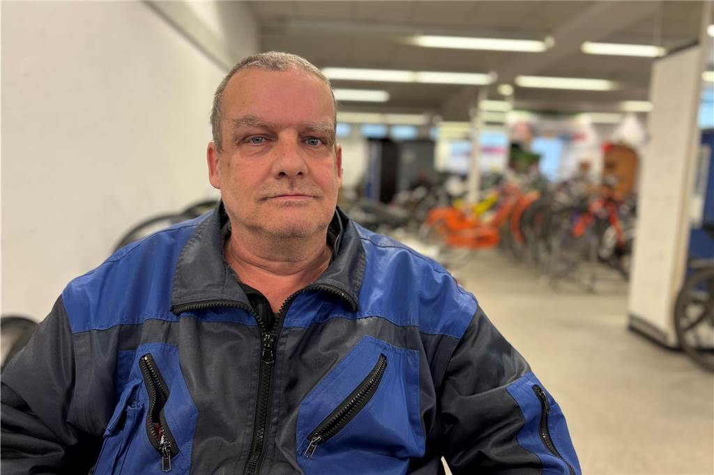 Parteien kämpfen um Arbeitsplätze in der Radstation Christian Koch (57) arbeitet regelmäßig seit vielen Jahren in der Radstation. Seine Beschäftigungsmöglichkeit wird gestrichen.