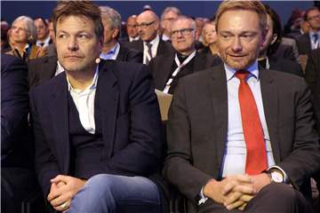 Christian Lindner (FDP, rechts) und Robert Habeck (Bündnis90/Die Grünen, links) gelten als Kanzlermacher.