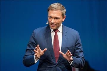 Christian Lindner spricht während der traditionellen Dreikönigskundgebung der FDP in Stuttgart. Foto: Sebastian Gollnow