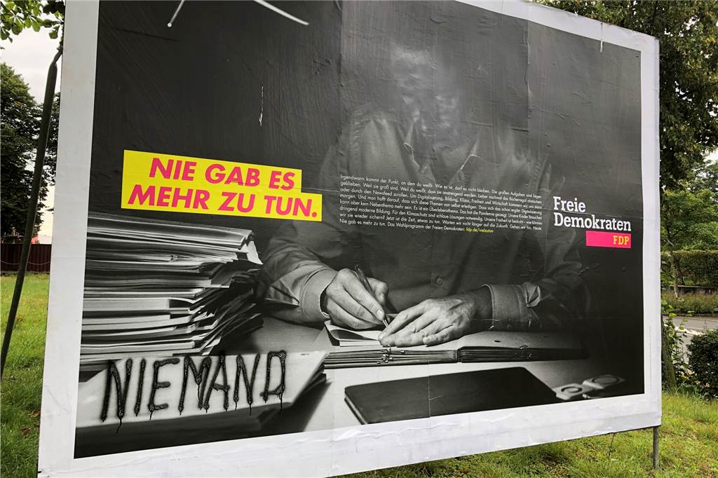 Zerstörte Wahlplakate: Vandalen sind überall und schonen keine Partei Vandalismus Wahlplakate