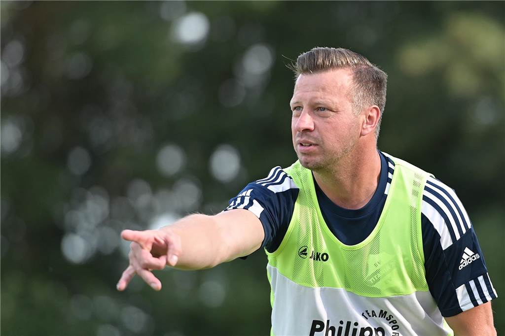 Das plant die SG Borken in der nächsten Saison: Auswirkungen auf den Auf- und Abstieg Christian Meermann, Trainer bei der SG Titania/RW Erkenschwick, kämpft mit seinem Team noch um den Klassenerhalt in der Kreisliga A.