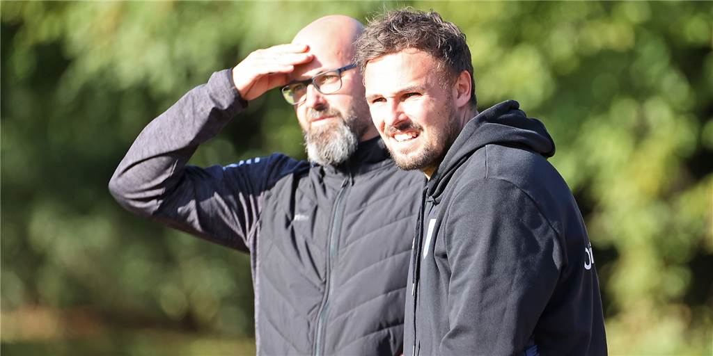 Nach dem neunten Spieltag der Westfalenliga 2: Wacker Obercastrop sucht neuen Trainer Christian Mengert (r) hat sein Amt als Trainer des Westfalenligisten Wacker Obercastrop am Abend des 1:1 beim SC Neheim niedergelegt.