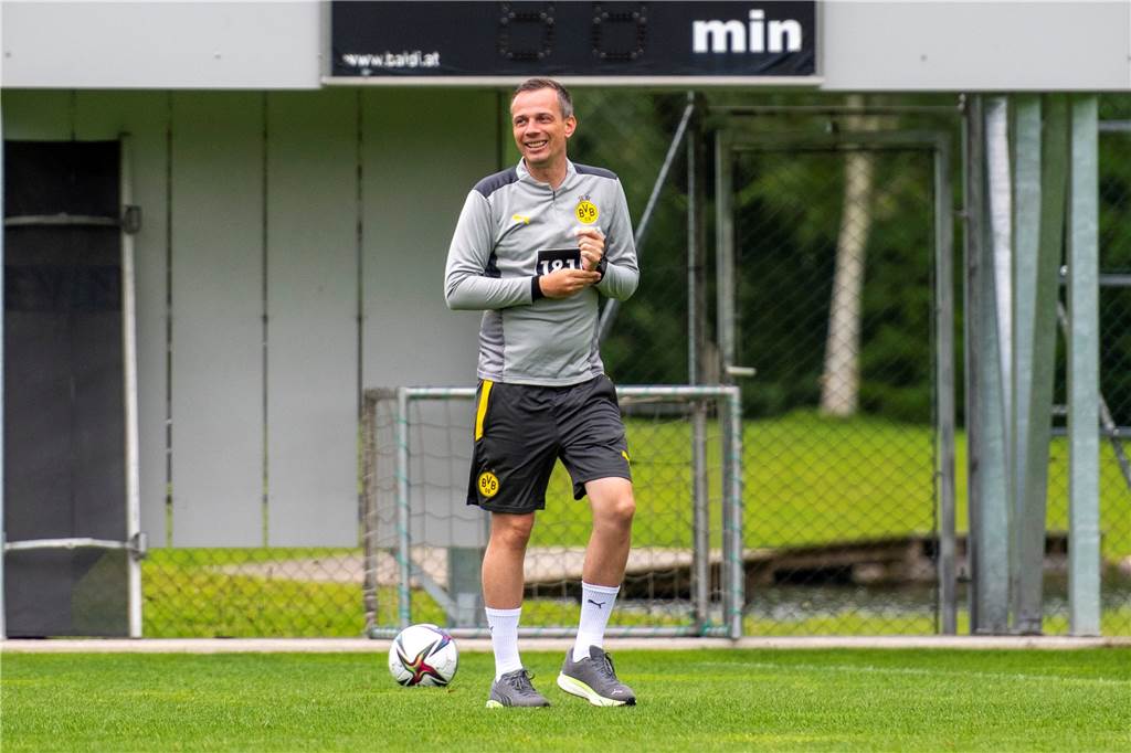 U23-Trainer Preußer im XXL-Interview: „Die Aufgabe beim BVB erfüllt mich total“ Christian Preußer sagt: „Die Aufgabe bei Borussia Dortmund erfüllt mich total, das kann ich jetzt schon nach drei Wochen sagen.“