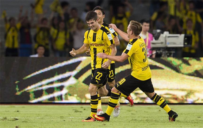 Pulisic über Copa America, Tuchel und Götze Christian Pulisic (l.) freut sich auf die BVB-Neuzugänge Mario Götze und Andre Schürrle.