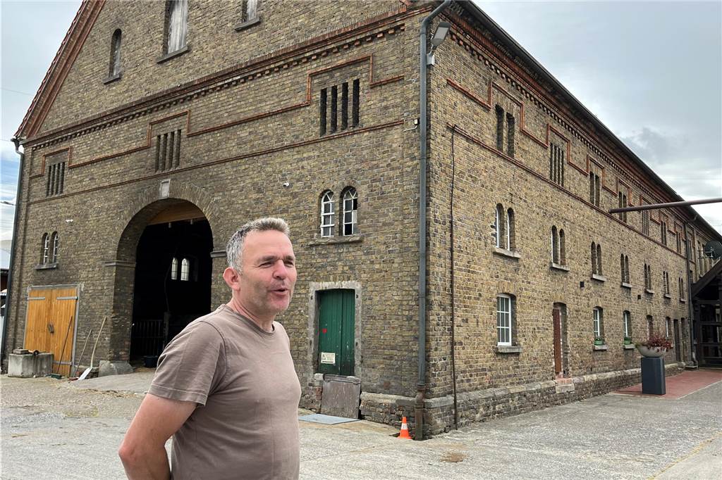 Aktionsbündnis fordert Rückbau des Wasser-Wehrs in Werne-Stockum Christian Rasche ist Eigentümer des Geländes, auf dem das Wehr gebaut ist.
