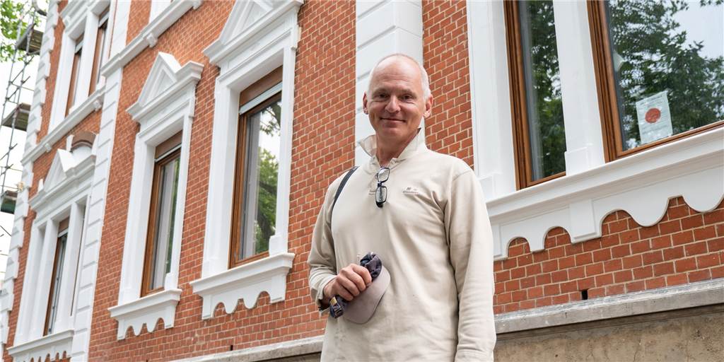 Die Runges hauchen dem Recklinghäuser „Braumeisterhaus“ neues Leben ein Christian Runge vor dem Haus Dortmunder Straße 11