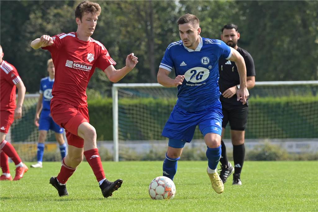 Einige Veränderungen in der A-Liga dabei: Trainer der Saison 2025/26 Christian Theuring (r.) startet in der Saison 2025/26 beim TuS Wüllen mit seinem ersten Trainerjob.